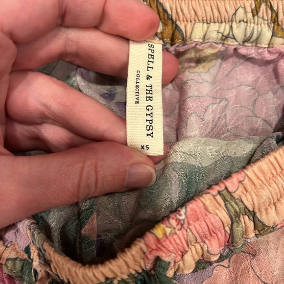 Spell & the gypsy Lily Flutter Shorts xs - Picture 4 of 5